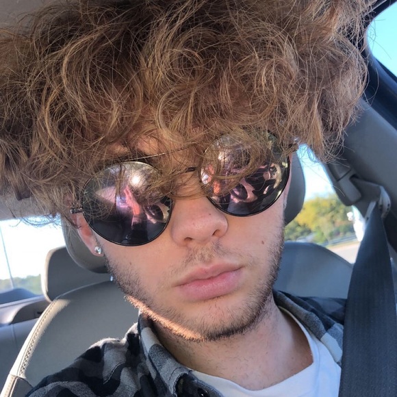 Meet your Posher, Jayden - Picture 8 of 8